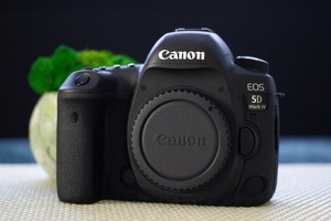 Цифровой фотоаппарат Canon EOS 5D Mark IV Body черный (Б.У)
